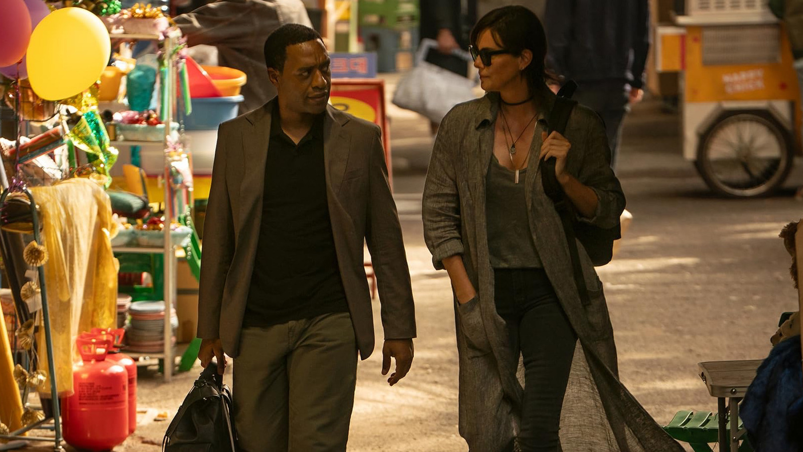 La bande-annonce de la vieille garde 2: la suite de Netflix paie le moment le plus horrible de l'original