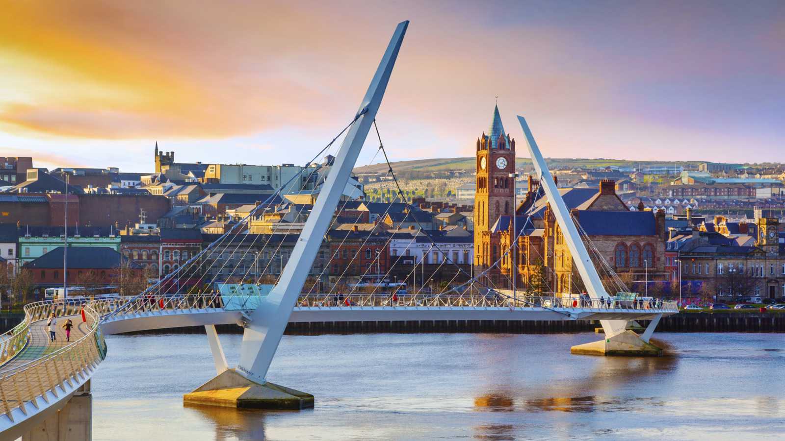 Rick Steves admire le «collier» historique autour de cette destination sous-estimée en Irlande du Nord