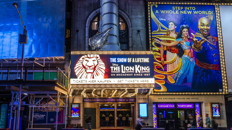 Extérieur du Broadway Theatre