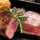 Les plus grandes différences entre les steaks américains et européens expliqués