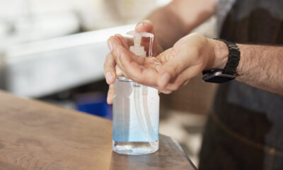 Quelles sont les petites perles dans le désinfectant pour les mains