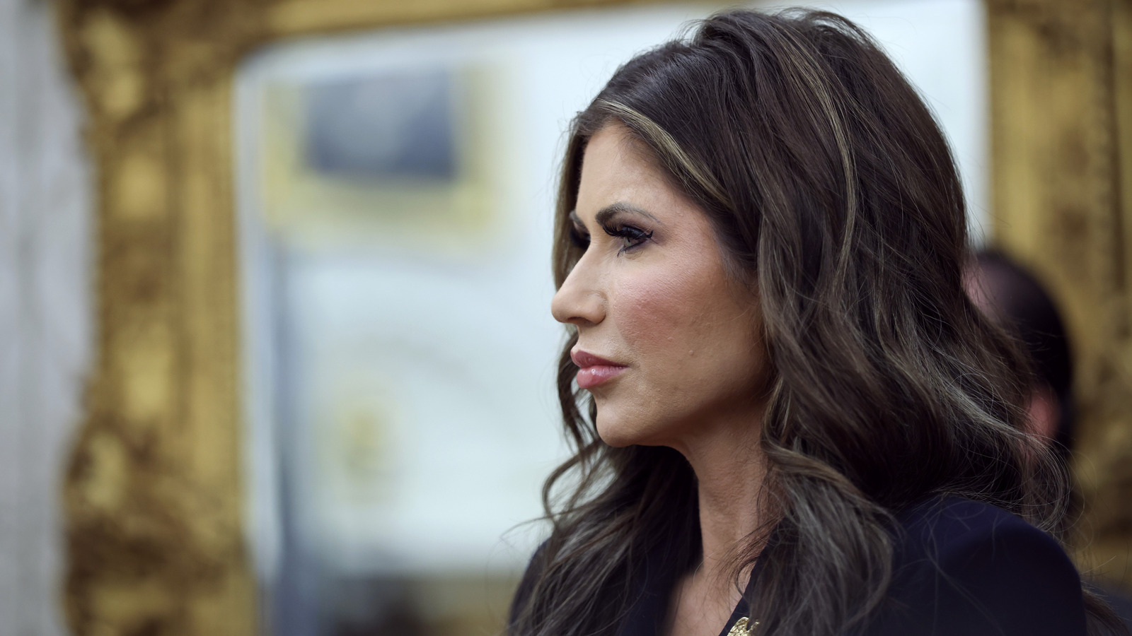 Le look de cheveux Kristi Noem, elle aurait dû réfléchir à deux fois