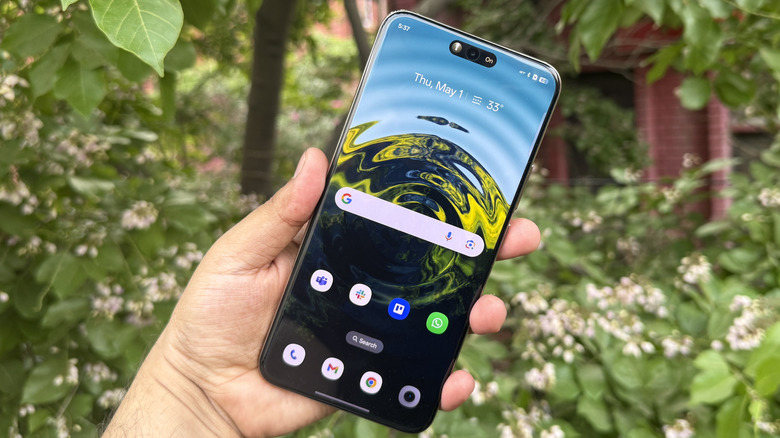 Realme 14 Pro + montrant son affichage.