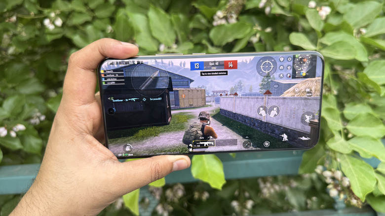 Jouer à un jeu sur Realme 14 Pro +.