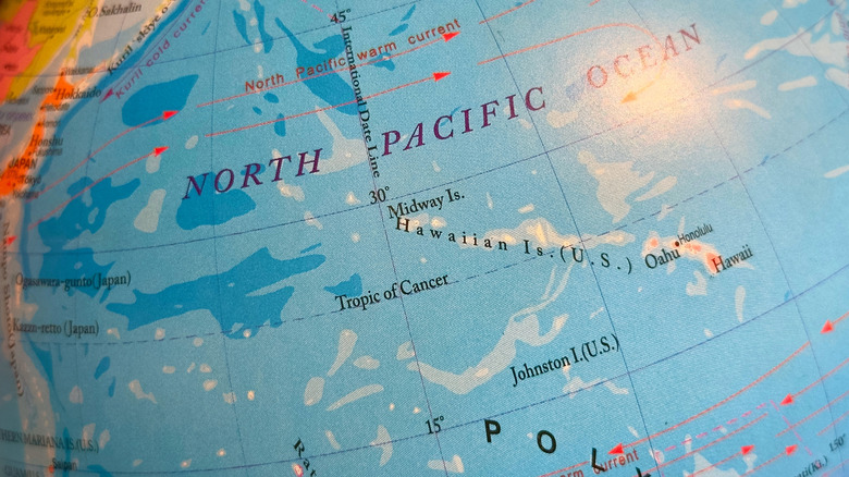 Globe centré sur Hawaï et l'île Johnston