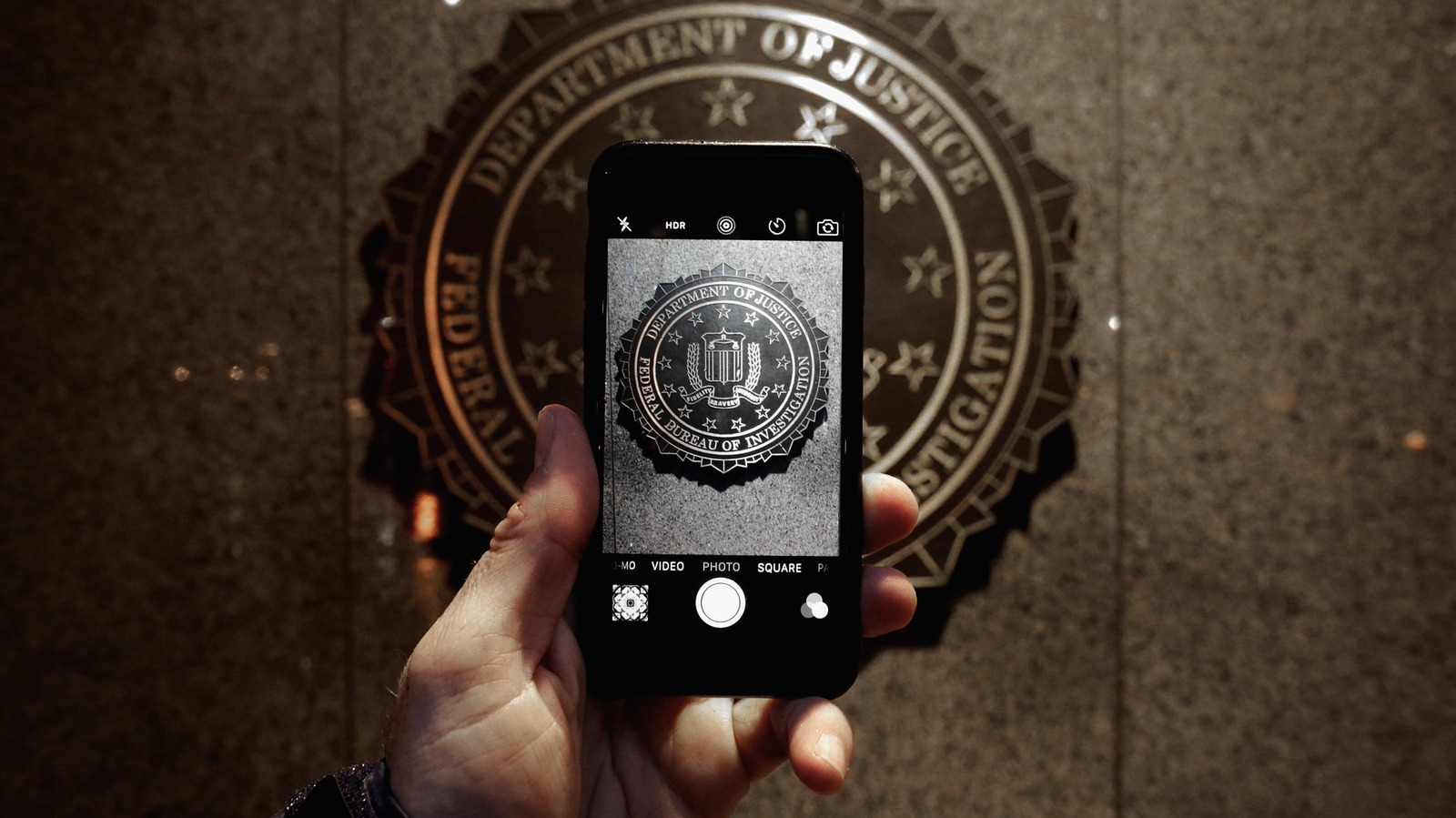 Comment garder votre téléphone à l'abri des escroqueries en IA, selon le FBI