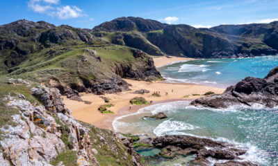 L'extrémité nord de l'Irlande possède une baie à couper le souffle connue sous le nom de «Murder Hole Beach»