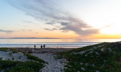 Un magnifique terrain de camping de plage de Californie près de Santa Barbara propose des eaux douces et des piscines de marée