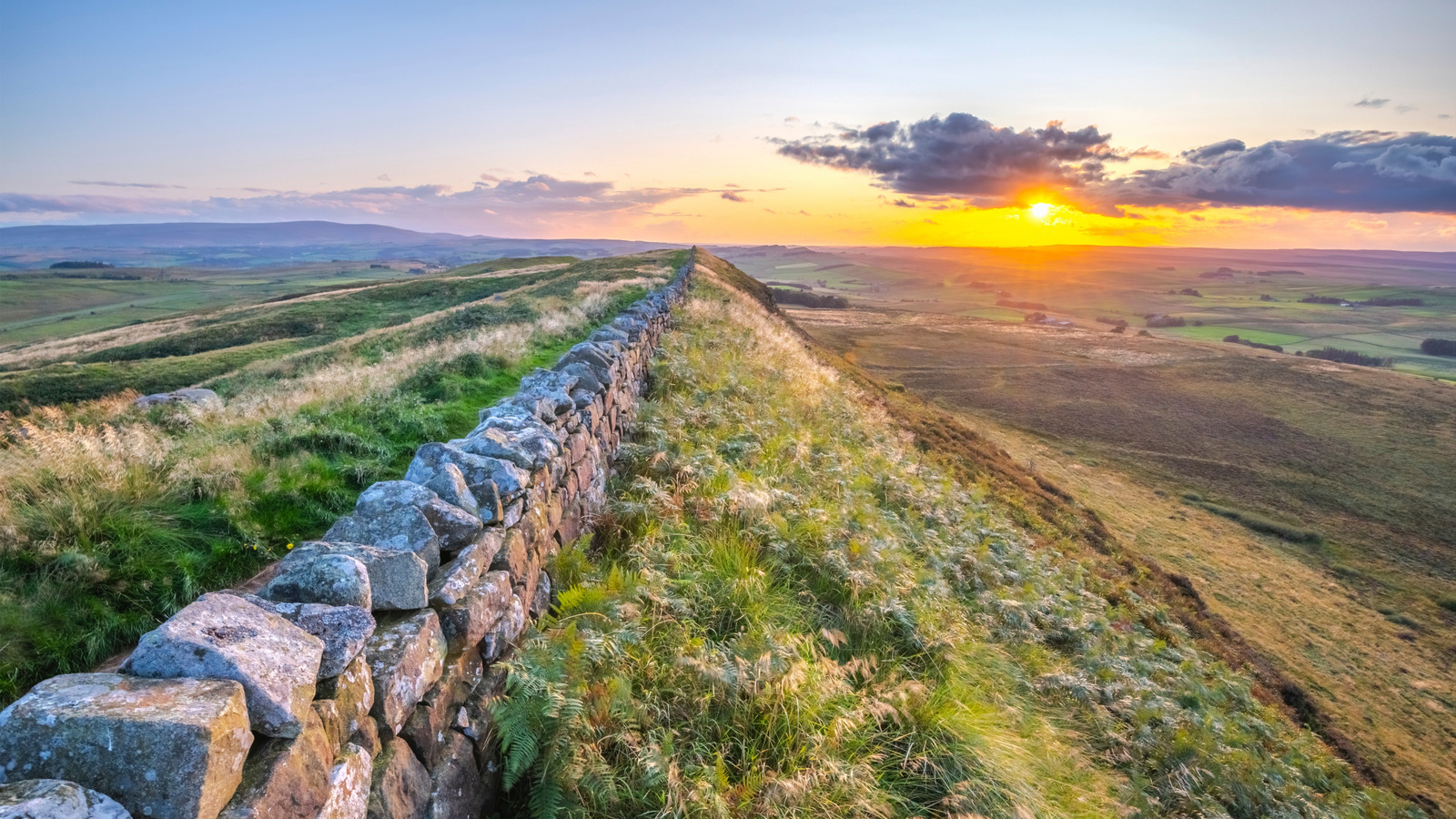 Rick Steves dit que vous devriez visiter sa région la moins préférée au Royaume-Uni pour un site important