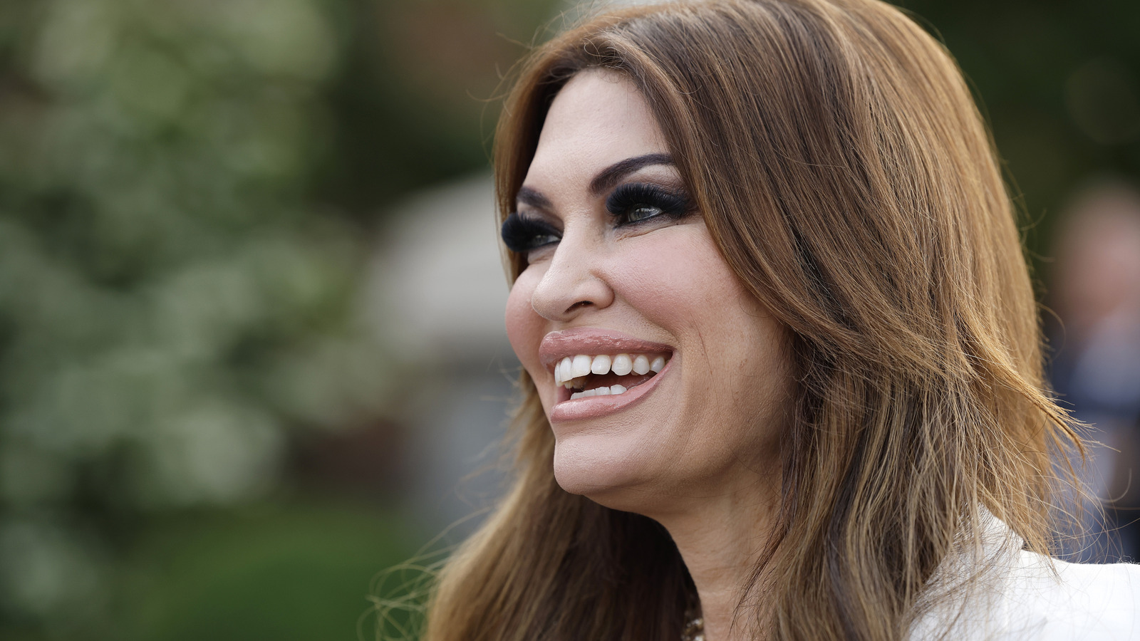 La tenue collante du Grand Prix de Kimberly Guilfoyle semble déchirée de Forever 21 (mais encore moins cher)