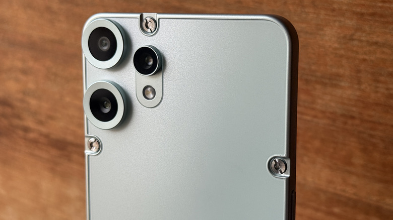 Caméras sur CMF Téléphone 2 Pro.