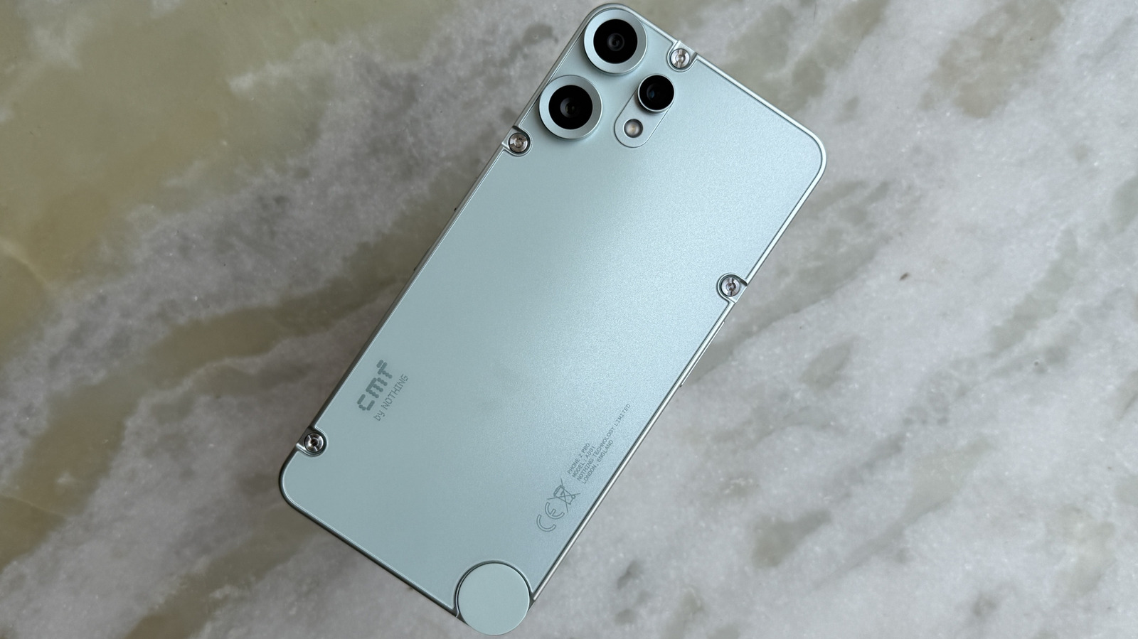 Qu'est-ce qui ne rend rien de CMF Phone Pro 2 si différent de sa version de téléphone 1?