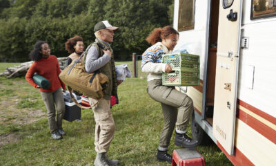 Utilisez ces articles simples dans votre sous-sol de stockage de VR pour garder les choses organisées et sécurisées