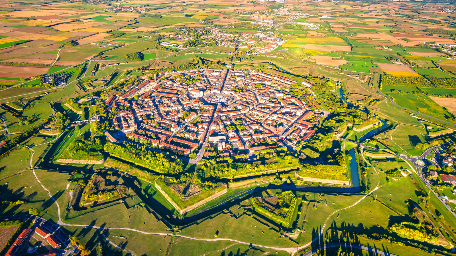 La ville de forteresse sous-estimée d'Italie, mieux connue sous le nom de «Star City», est un charmant chef-d'œuvre de design