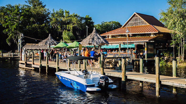 Dock au Whitey's Fish Camp dans le comté de Clay, FL