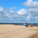 La plage d'eau salée la plus chaude du Canada est une destination amusante avec des sentiers de randonnée et un camping en bord de mer