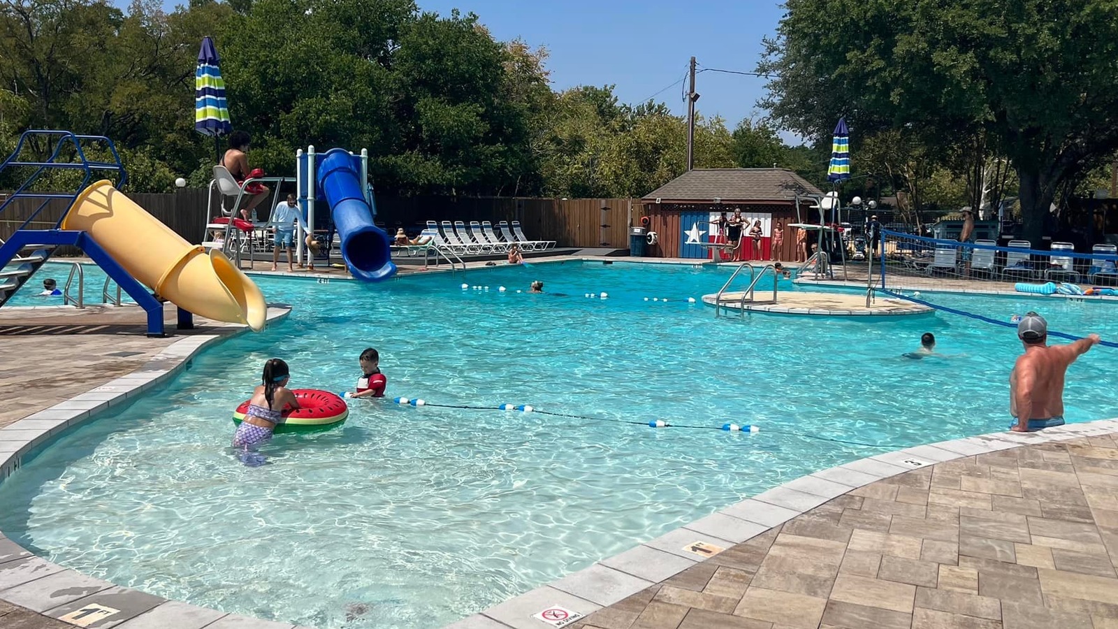 La piscine de forme unique du Texas est un monument légendaire qui vous permet de nager à travers l'État