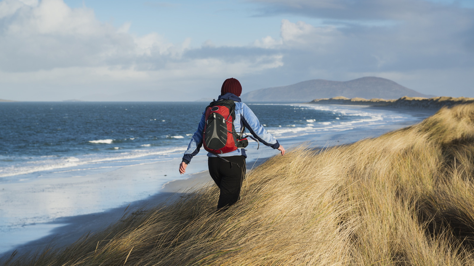 La magnifique île de l'Écosse dans les Hébrides extérieures abrite des plages éloignées spectaculaires