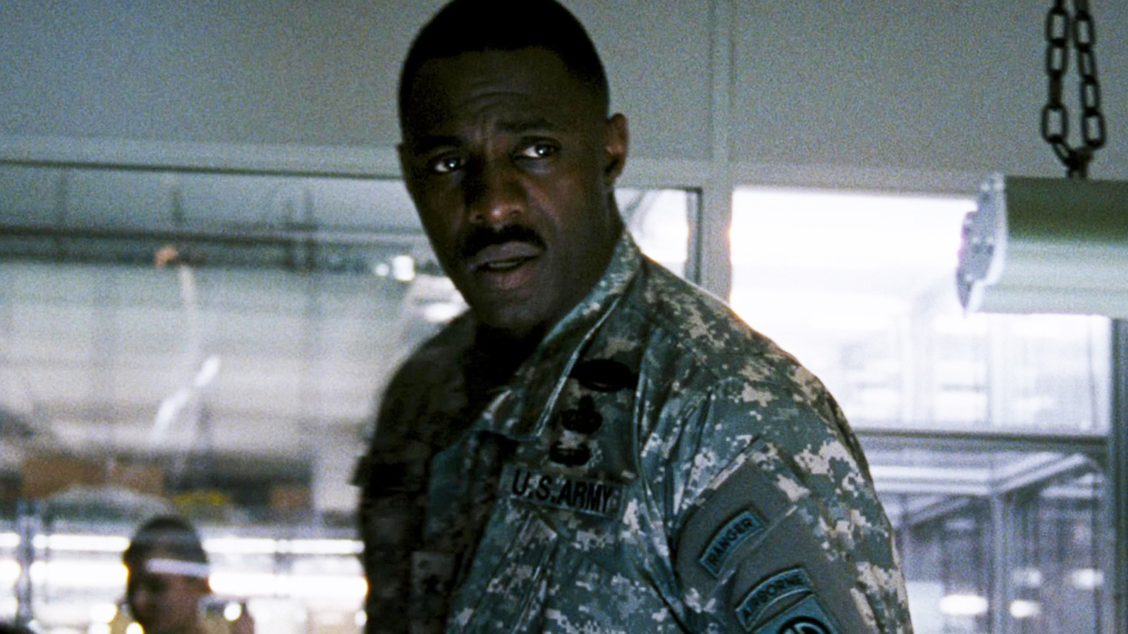 Le film zombie de Jeremy Renner et Idris Elba est un hulu à Hulu 18 ans plus tard