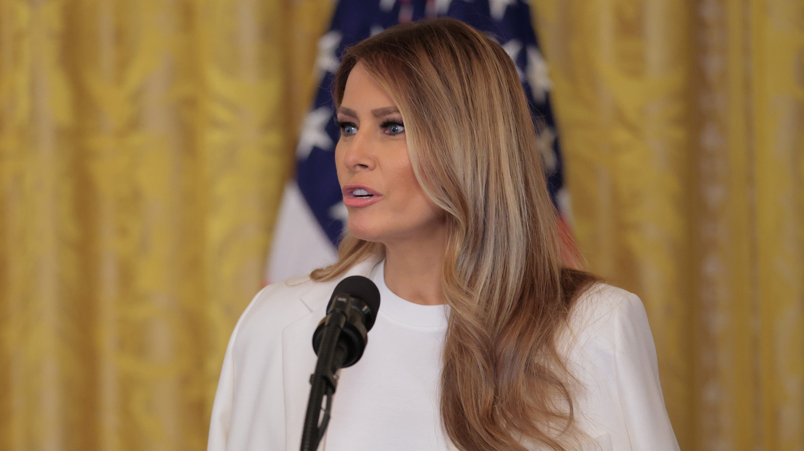 La tenue de ceinture de déclaration obsolète de Melania Trump était l'un de ses pires looks de tous les temps