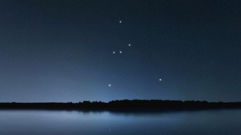 Constellation Hydras sur le lac