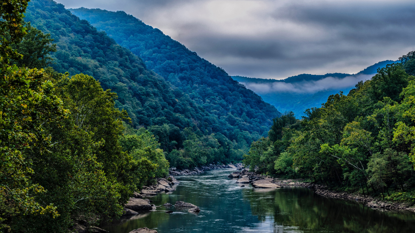 Niché sur le sentier des Appalaches de Virginie est une ville parfaite de la carte postale avec une aventure en plein air sans fin