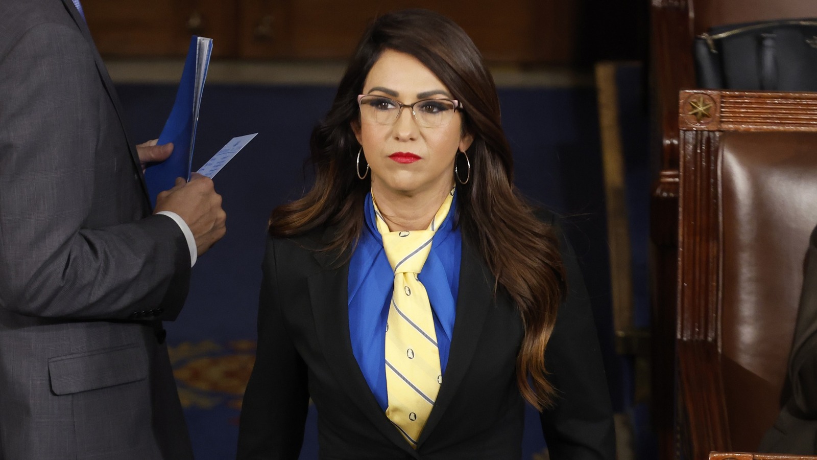 Lauren Boebert a essayé de monter sur une tendance de chaussures obsolètes faisant un retour mais est tombé totalement plat