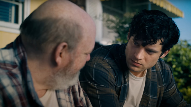 Jonathan Kent et Clark Kent ont une conversation dans Superman