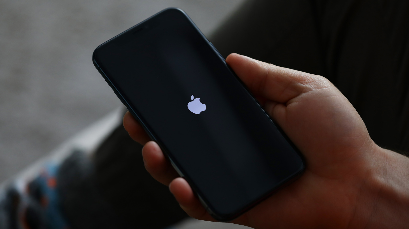 Qu'est-ce que cela signifie si votre iPhone continue de clignoter le logo Apple?