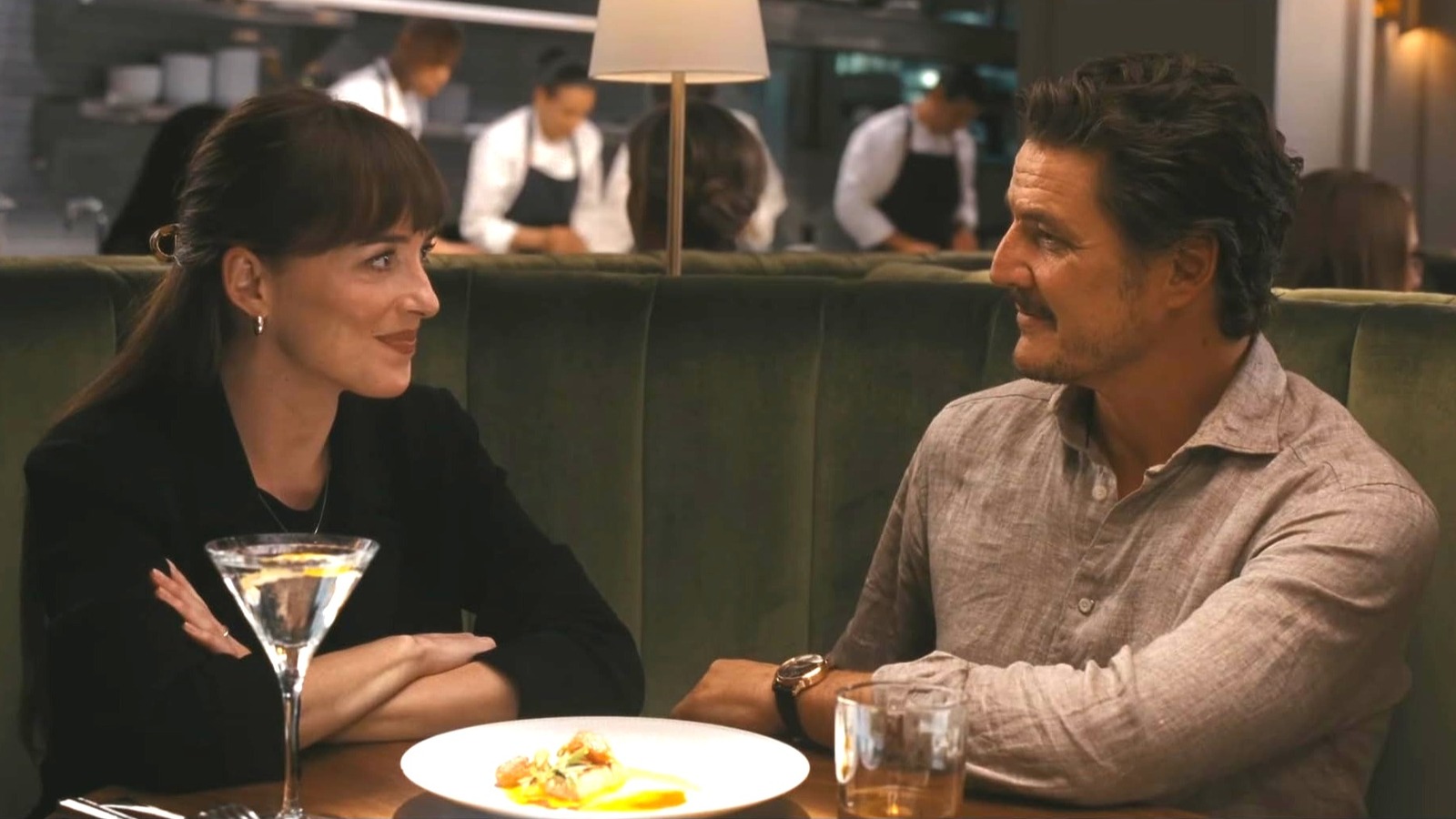 Le meilleur rom-com de 2025 présente un œuf de Pâques de science-fiction que vous ne verrez jamais venir