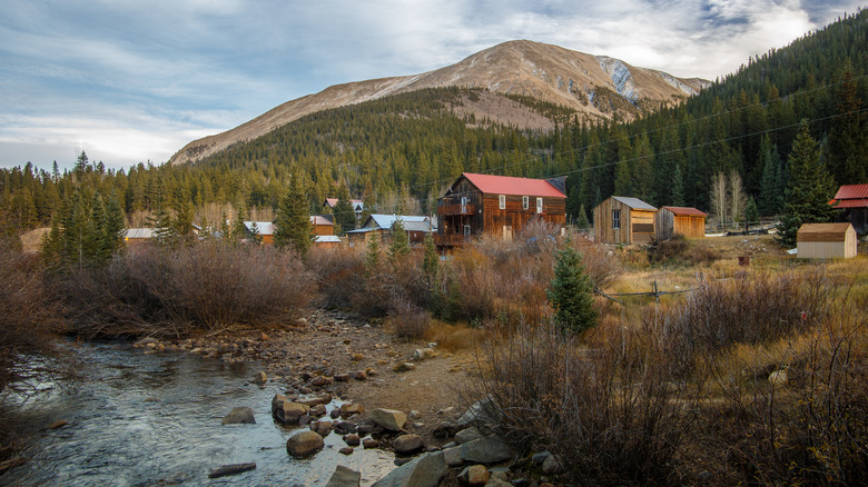 Un paysage Creekside de St. Elmo, Colorado