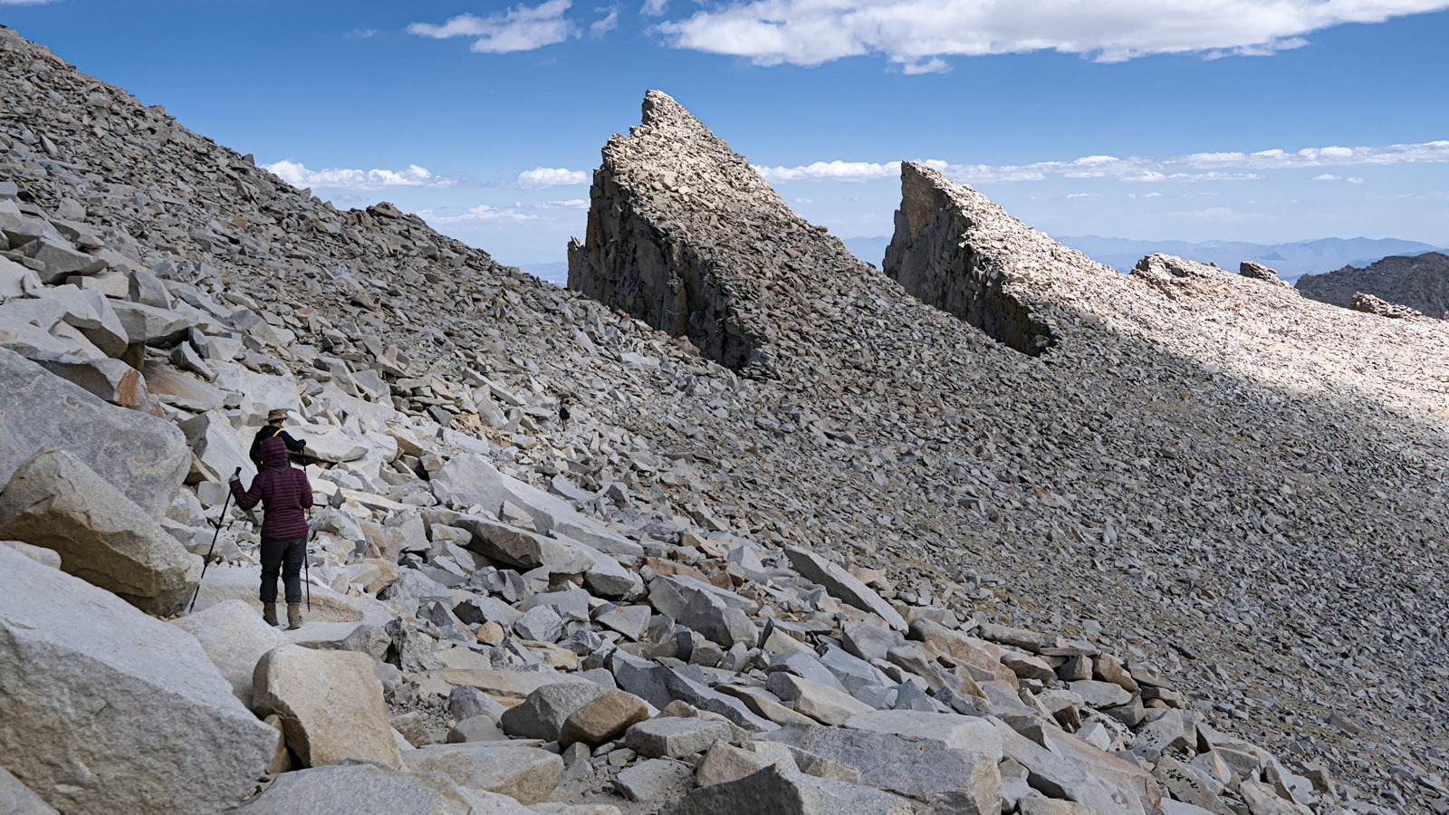 Ce qu'il faut vraiment à un randonneur novice pour résumer la plus haute montagne dans les 48 États inférieurs