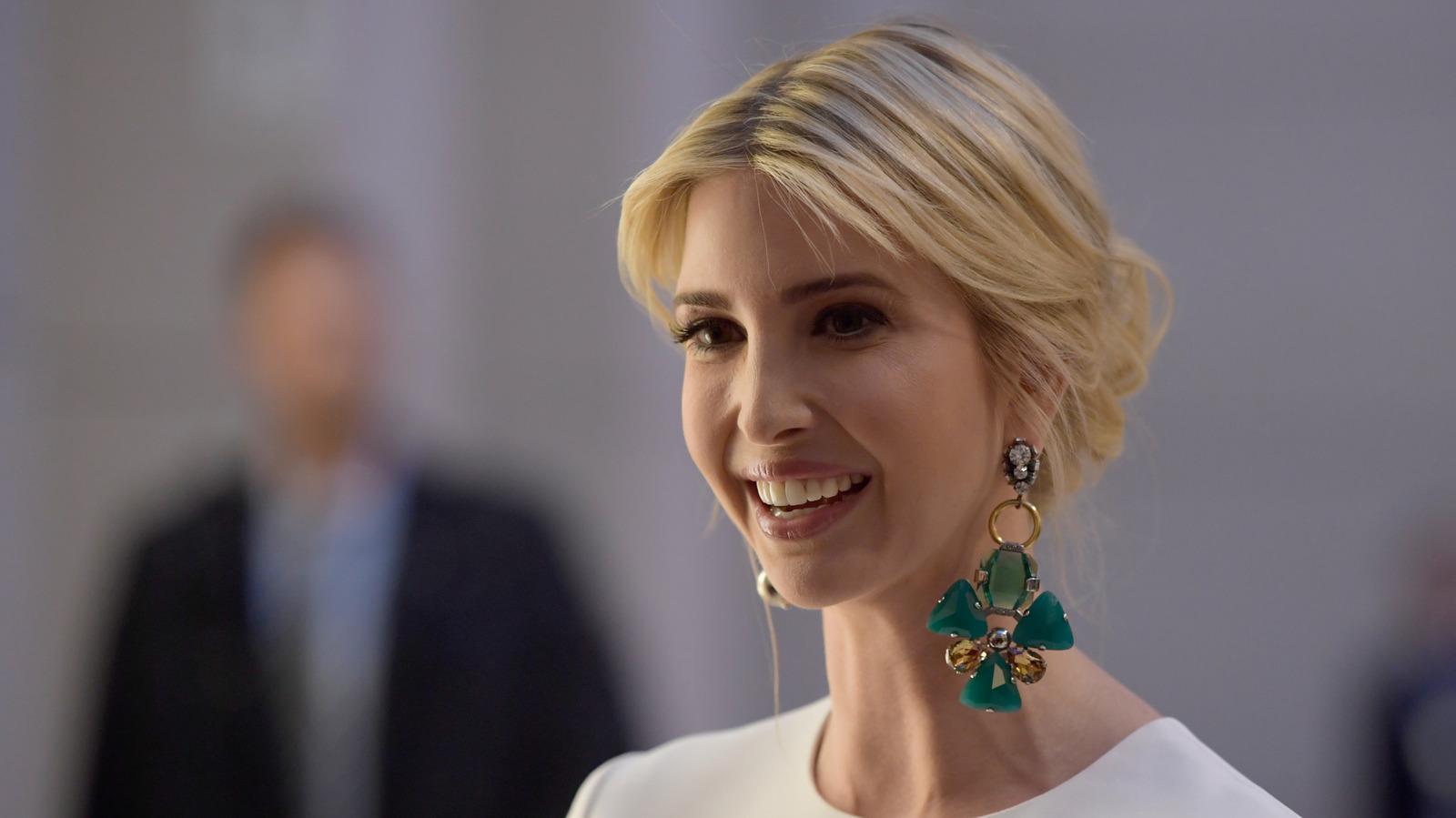 La tenue inappropriée d'Ivanka Trump pour le dîner de répétition de sa sœur aurait dû rester dans le placard