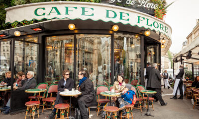 Règles d'étiquette tacite pour déplacer la journée dans un café français