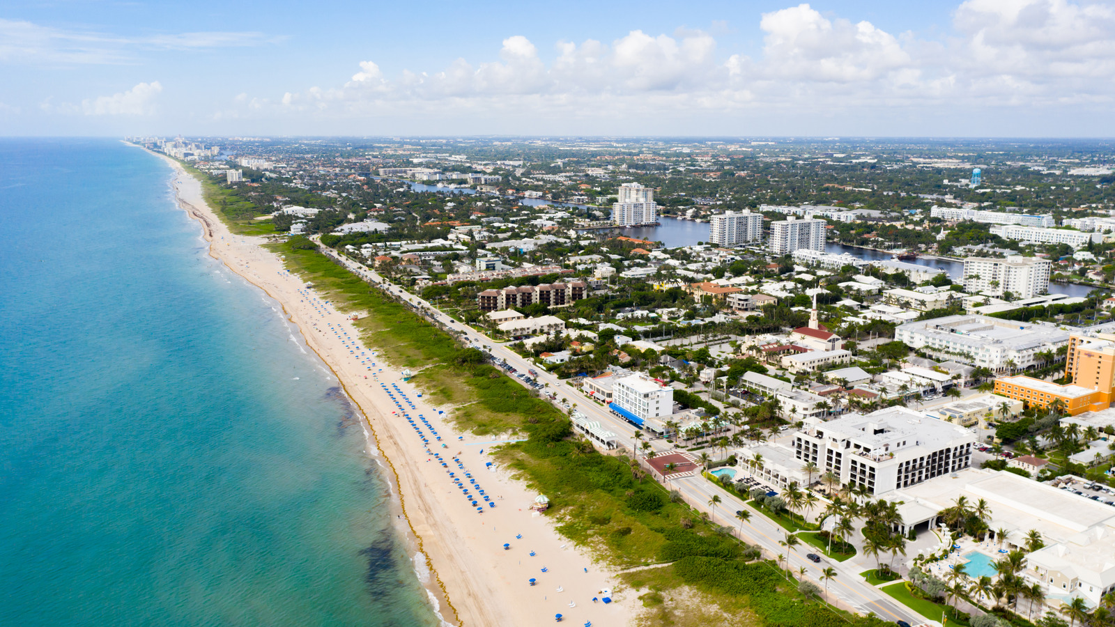«Village by the Sea» de la Floride est une magnifique escapade de plage avec des eaux turquoise