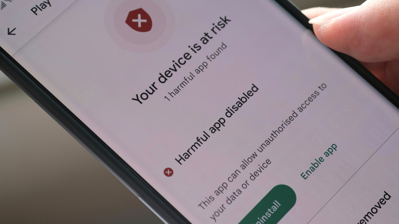 Votre appareil est à risque Message d'alerte par Google Play Protect.