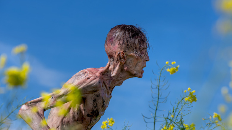 Un homme infecté maigre dans 28 ans plus tard