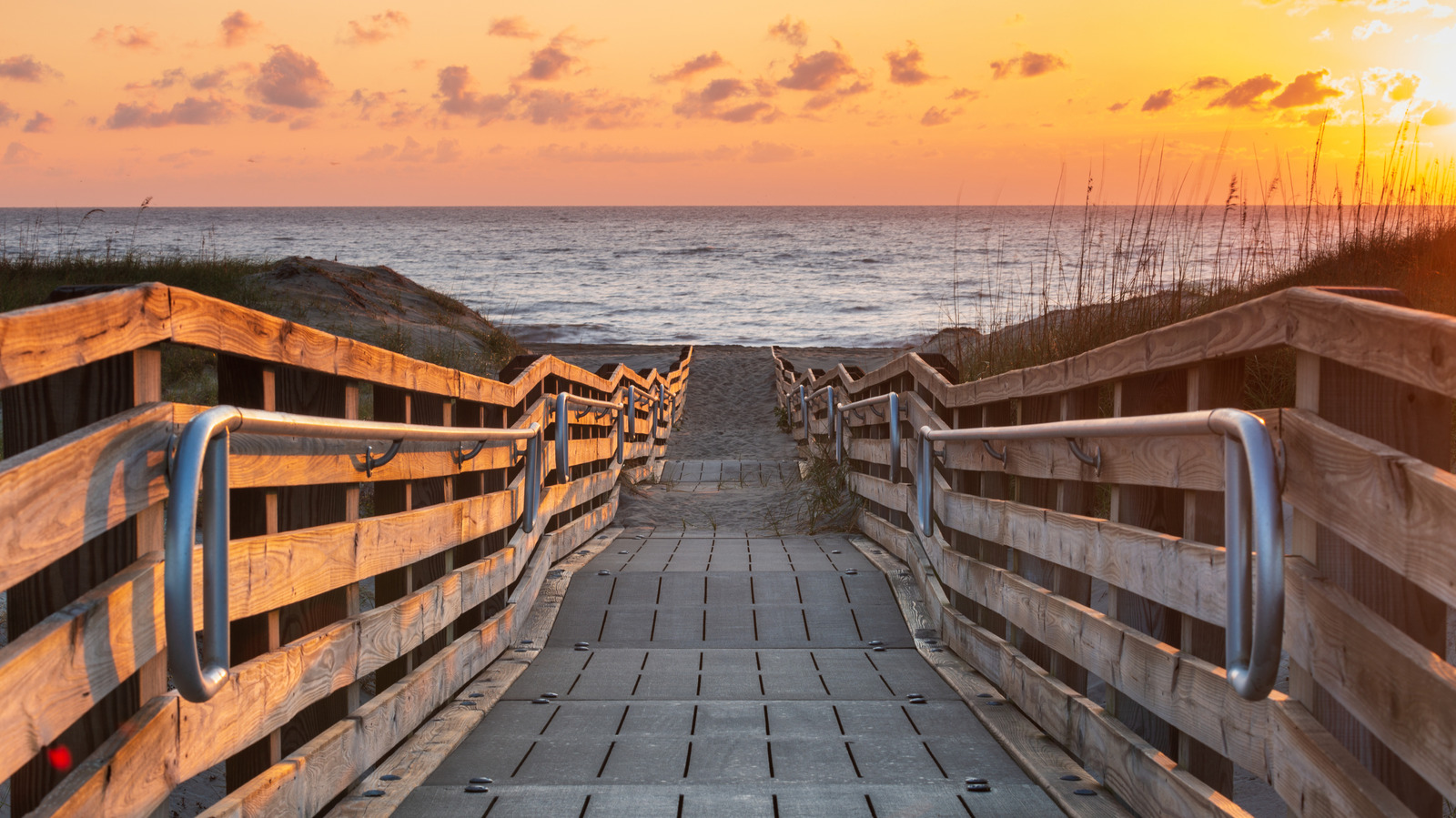 Un minuscule village de banques extérieures en Caroline du Nord avec des plages spacieuses est un refuge calme et bissé des dunes