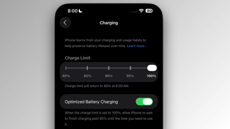Page paramètres de charge sur iOS 26