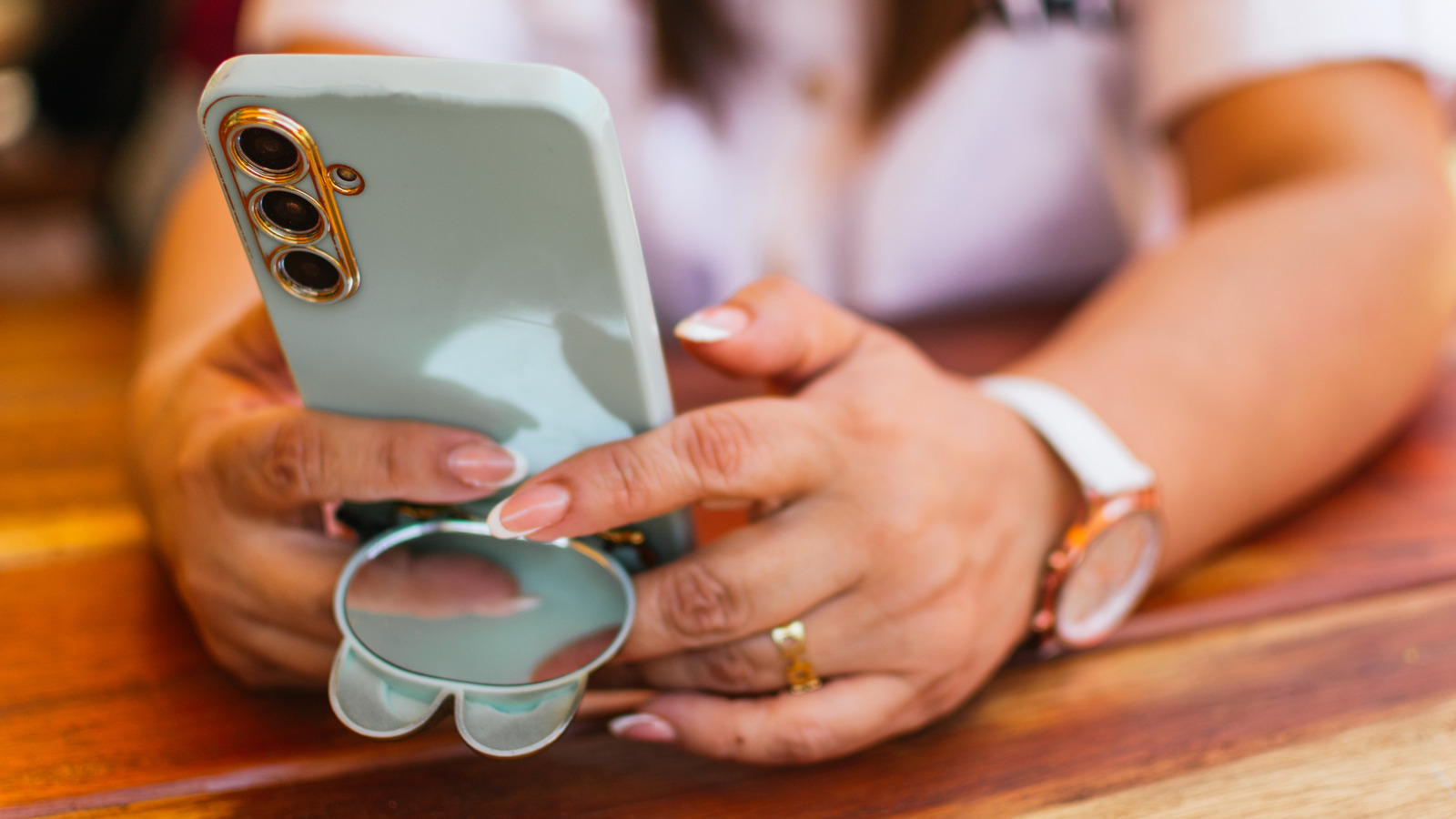 10 accessoires pratiques pour le dos de votre téléphone