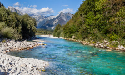 L'une des montagnes épiques de Slovénie possède des aventures de kayak underground incroyablement belles