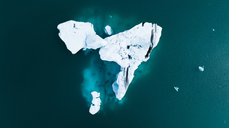 Vue en haut d'un iceberg