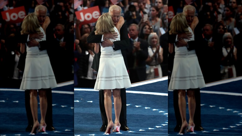 Jill Biden embrasse Joe Biden en 2016