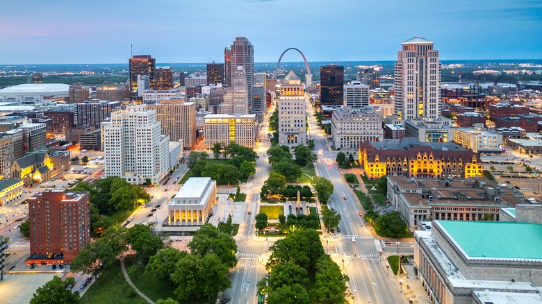 St. Louis Missouri au coucher du soleil