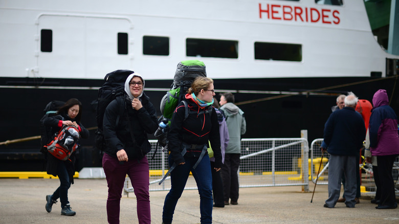 Se retirer du ferry des Hébrides