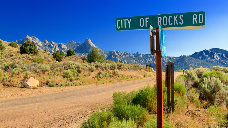 Panneau de route de la ville de Rocks