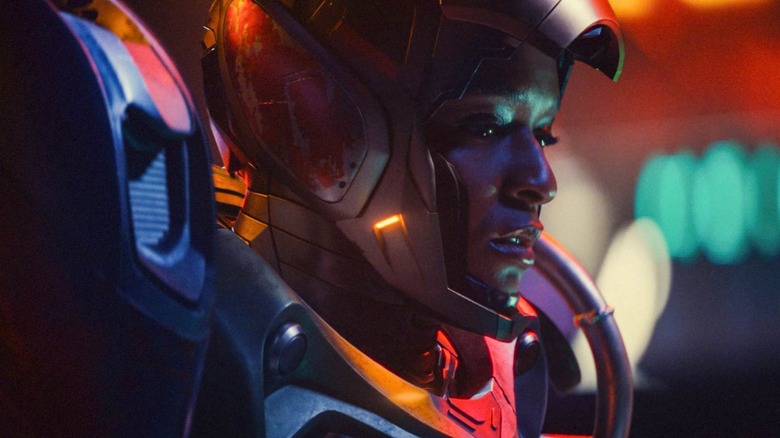 Riri dans son costume Ironheart avec le masque ouvert