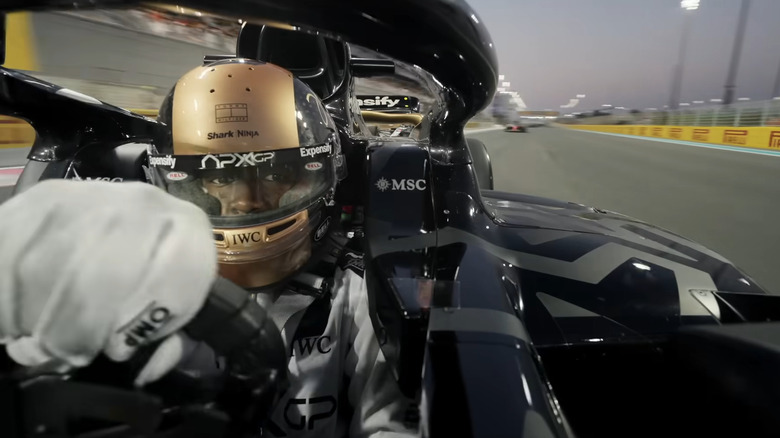 Joshua Pearce conduisant dans un Grand Prix en F1