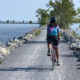 Un chemin de fer au bord du lac abandonné au Vermont est maintenant un beau sentier parfait pour les balades à vélo