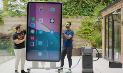 C'est le plus grand iPhone du monde (et il a une lampe de poche de 400 watts)